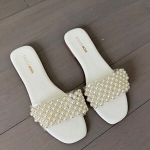 Fashion Nova White Pearl Decorated Sandals